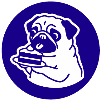 Pug de La Rebanada sosteniendo una rebanada de pastel